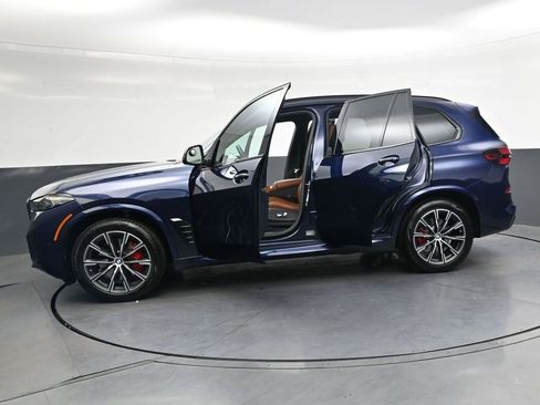Used 2026 BMW X5 xDrive40i w/ M Sport Package image 34