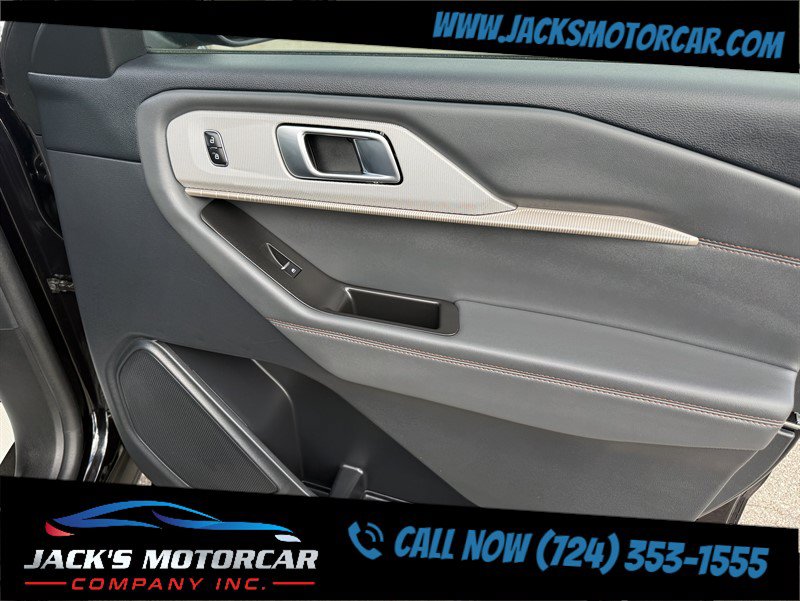 Used 2025 Ford Explorer Active w/ Active Comfort Package AWD/4WD image 37