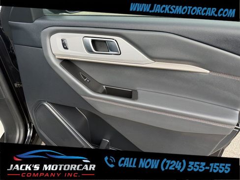 Used 2025 Ford Explorer Active w/ Active Comfort Package AWD/4WD image 37