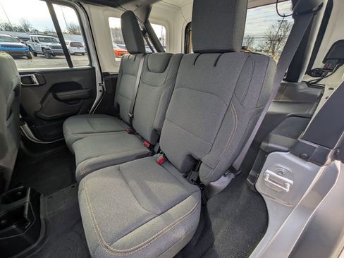 Used 2024 Jeep Wrangler Sport S image 18