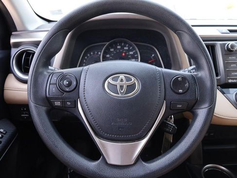 Used 2015 Toyota RAV4 XLE w/ Four Season Floor Mat Package AWD/4WD image 12