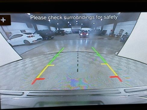 Used 2017 Ford Expedition XLT w/ Equipment Group 202A AWD/4WD image 17