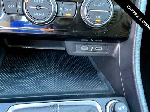 Used 2024 Volkswagen Jetta SE image 14