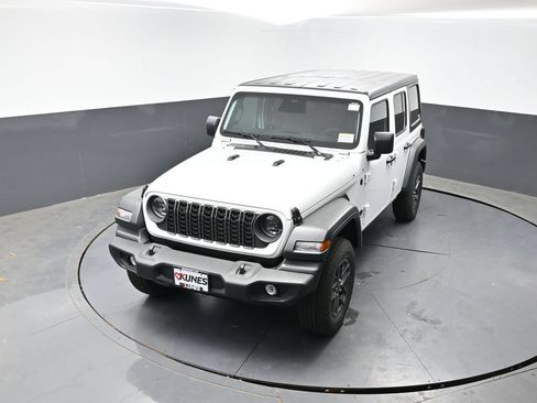 New 2026 Jeep Wrangler Unlimited Sport AWD/4WD image 32