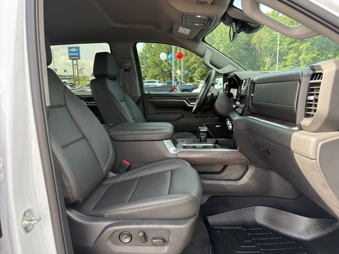 Used 2026 GMC Sierra 1500 SLT AWD/4WD image 24