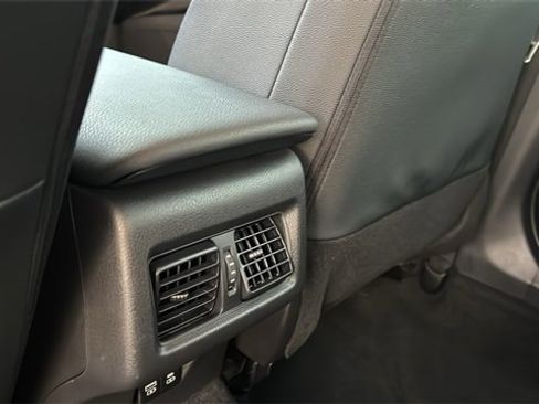 Used 2025 Toyota Camry SE image 21