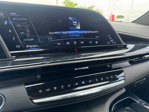 Used 2023 Cadillac Escalade Sport w/ LPO, ONYX Package AWD/4WD image 17