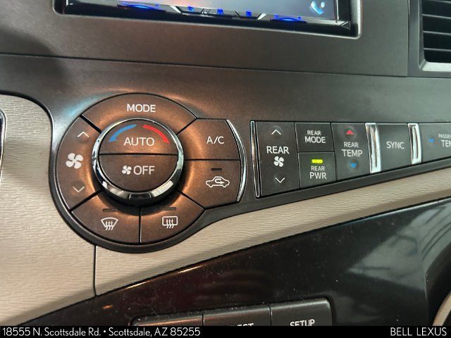 Used 2013 Toyota Sienna LE w/ Towing Pkg FWD image 24