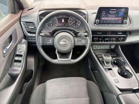 Used 2023 Nissan Rogue SV image 26