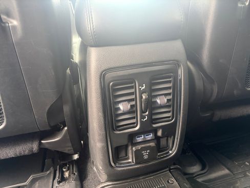 Used 2021 Jeep Grand Cherokee Limited w/ Trailer Tow Group IV AWD/4WD image 26