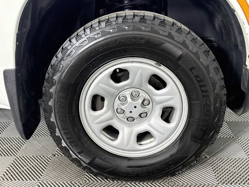 Used 2023 Nissan Frontier S w/ Technology Package AWD/4WD image 30