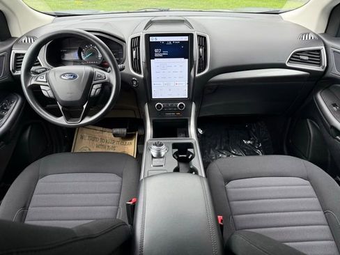 Certified 2024 Ford Edge SE w/ Black Appearance Package image 16