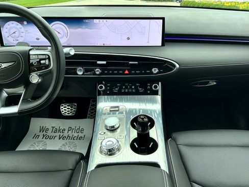 Used 2026 Genesis Electrified GV70 image 13