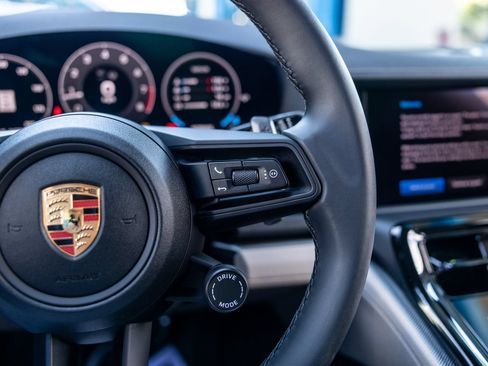 Certified 2025 Porsche Panamera image 30