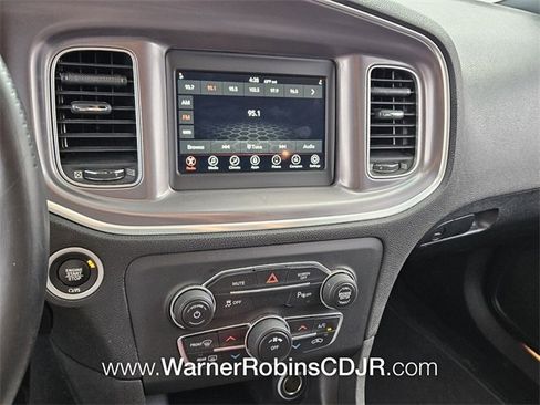 Used 2019 Dodge Charger SXT image 19