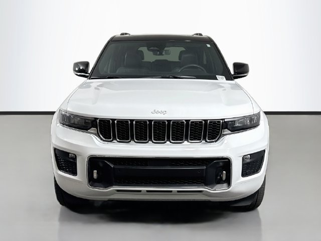 Used 2024 Jeep Grand Cherokee Overland w/ Luxury Tech Group IV AWD/4WD image 2