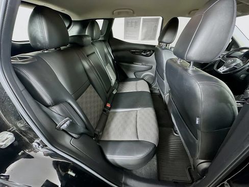 Certified 2022 Nissan Rogue Sport SV w/ Technology Package AWD/4WD image 33