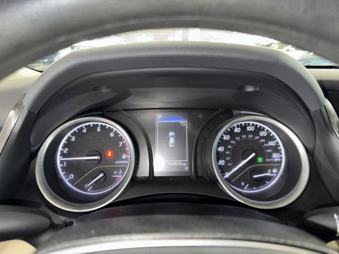 Used 2021 Toyota Camry LE image 20