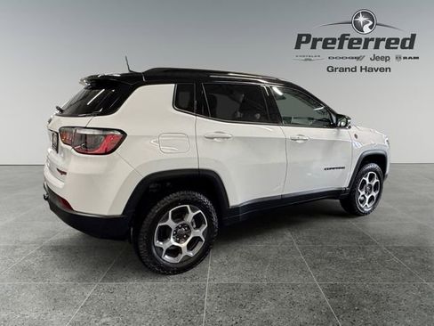 Used 2022 Jeep Compass Trailhawk w/ Trailhawk Convenience Group AWD/4WD image 17