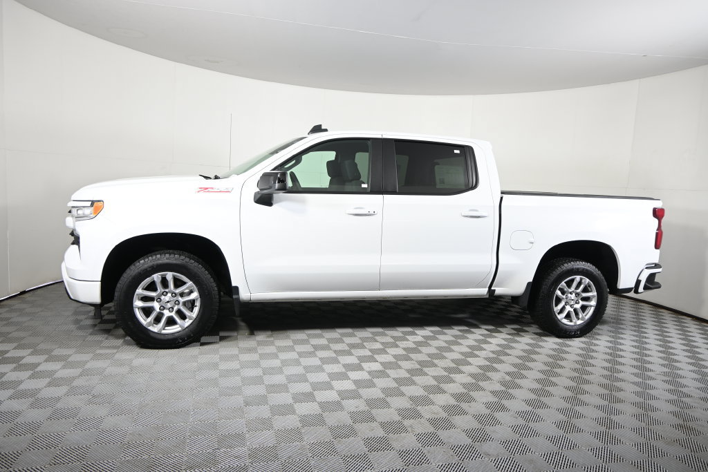 Used 2024 Chevrolet Silverado 1500 RST AWD/4WD image 2