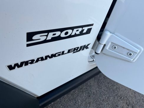 Certified 2018 Jeep Wrangler Sport S image 23