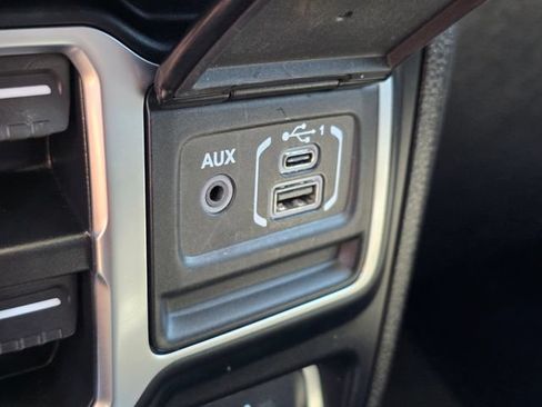 Used 2024 Jeep Wrangler Unlimited Sahara AWD/4WD image 29