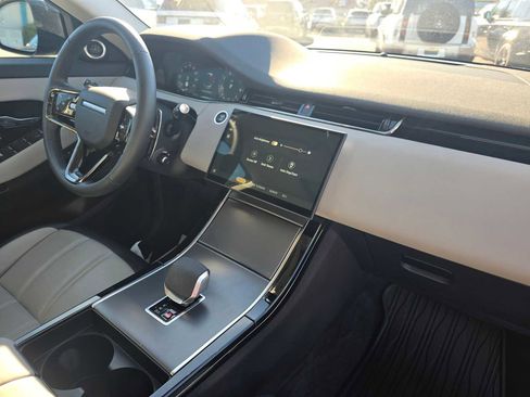 Certified 2025 Land Rover Range Rover Evoque Dynamic SE image 12