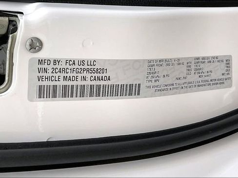 Used 2023 Chrysler Pacifica Touring image 14