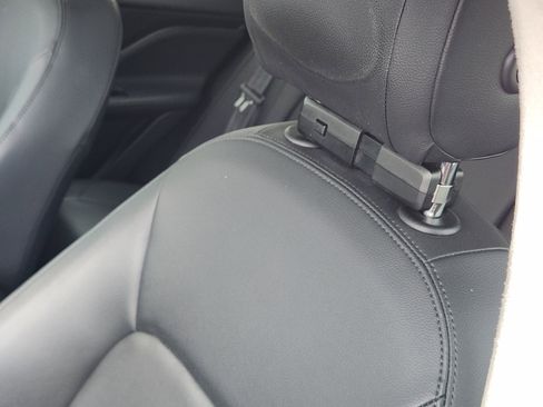 Used 2020 Jaguar F-PACE Premium image 14