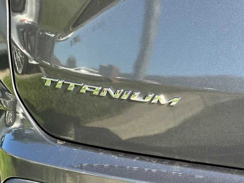 Certified 2022 Ford Edge Titanium image 9