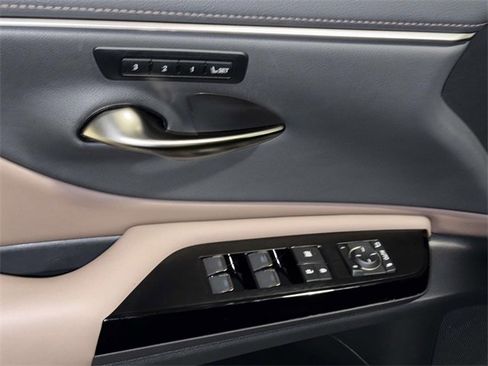 Certified 2023 Lexus ES 350 w/ Premium Package image 20