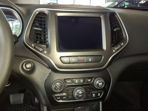 Used 2023 Jeep Cherokee Trailhawk w/ Trailer Tow Group AWD/4WD image 16