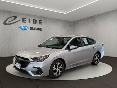 Used 2025 Subaru Legacy Premium AWD/4WD image 2