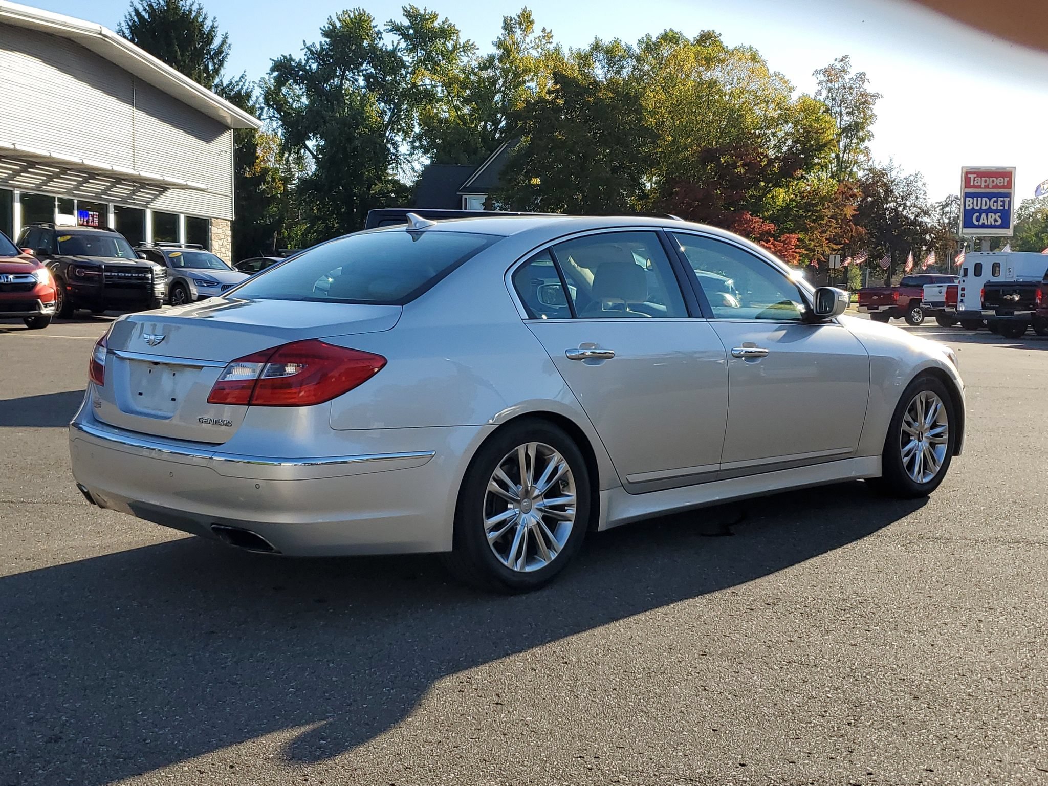 Used 2012 Hyundai Genesis 3.8 w/ Premium Pkg RWD image 4