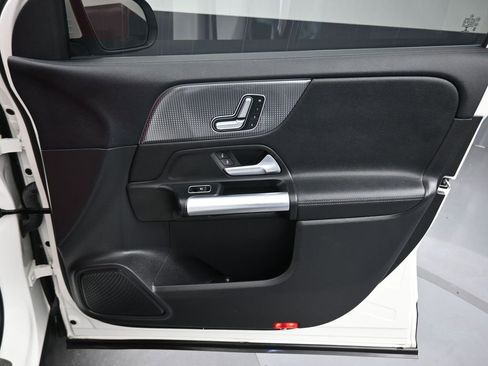 Used 2021 Mercedes-Benz GLA 250 image 40