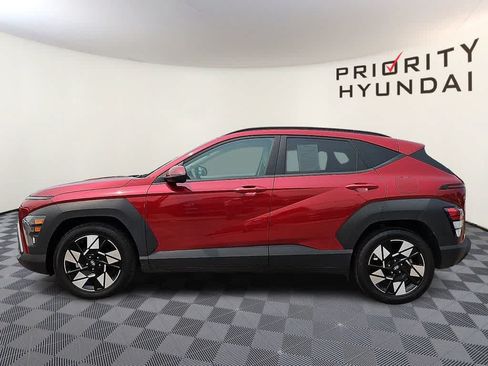 Used 2025 Hyundai Kona SEL FWD image 7