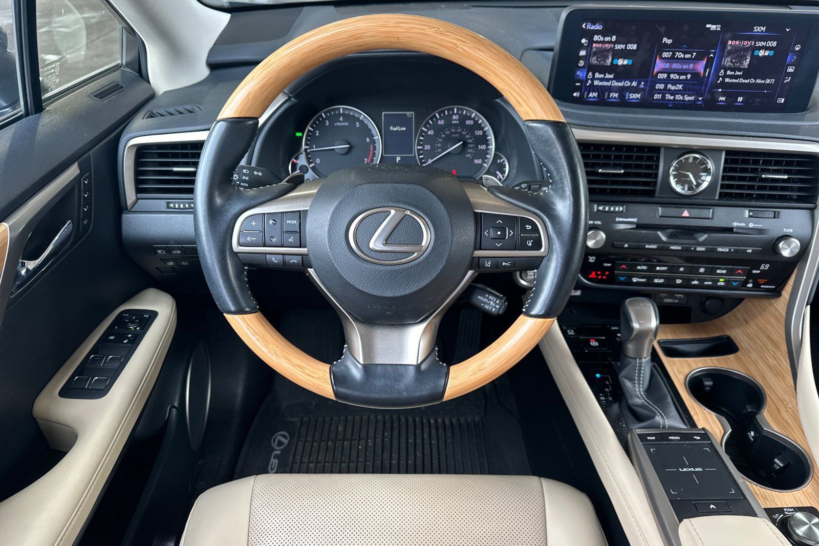 Used 2022 Lexus RX 350L FWD w/ Premium Package image 10