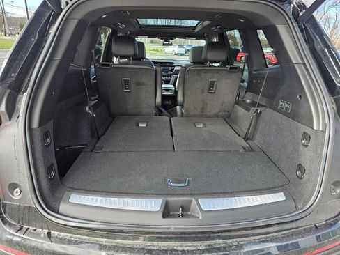 Used 2024 Cadillac XT6 Premium Luxury image 11