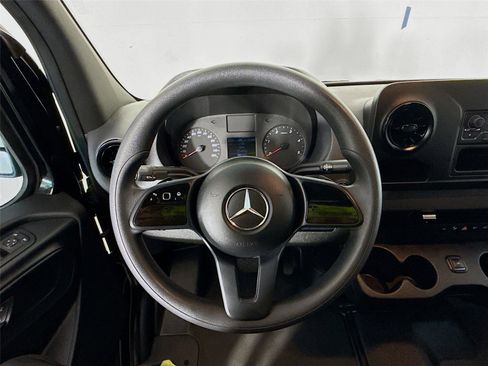 Used 2020 Mercedes-Benz Sprinter 3500 image 17