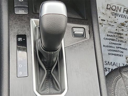 Used 2025 Nissan Kicks SV image 23