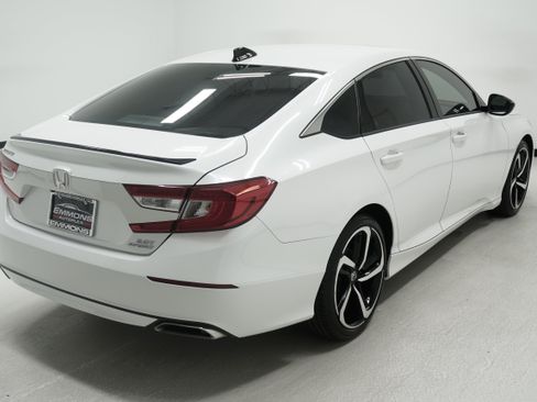 Used 2021 Honda Accord Sport image 4
