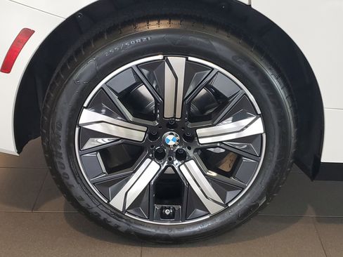 New 2026 BMW iX xDrive45 image 7