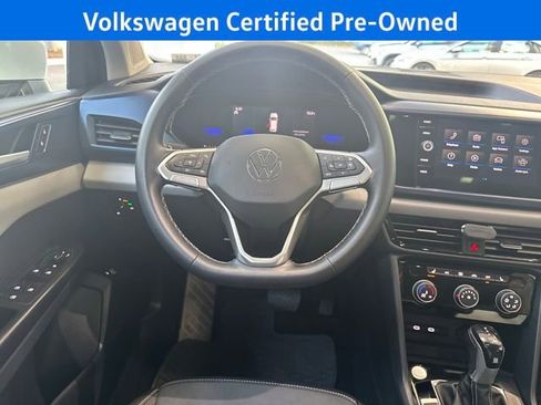 Certified 2023 Volkswagen Taos SE image 17
