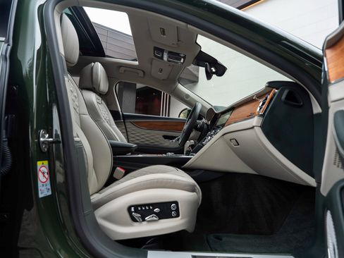 Certified 2024 Bentley Flying Spur W12 image 58
