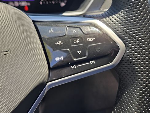 Used 2024 Volkswagen Tiguan SE R-Line FWD image 24