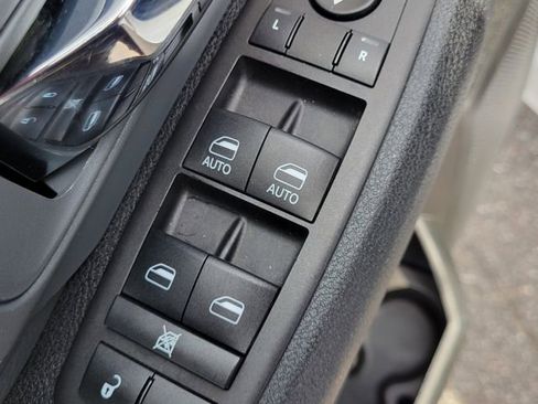 Used 2024 RAM 1500 Classic SLT image 20