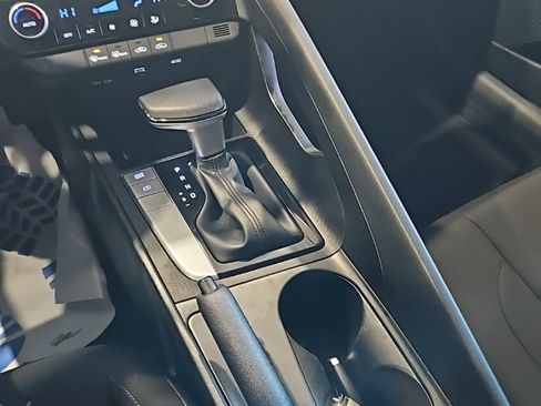 Used 2023 Hyundai Elantra SEL image 31