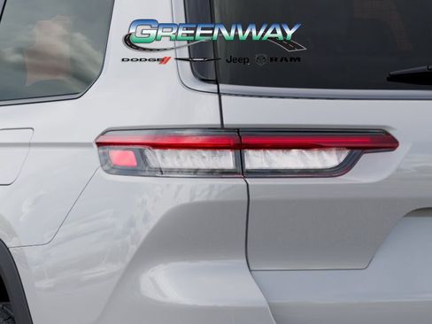 New 2026 Jeep Grand Cherokee L Limited RWD image 9