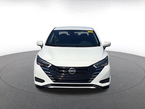 Used 2025 Nissan Versa SV image 4