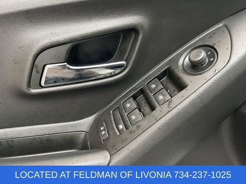 Certified 2022 Chevrolet Trax LT w/ LT Convenience Package image 21